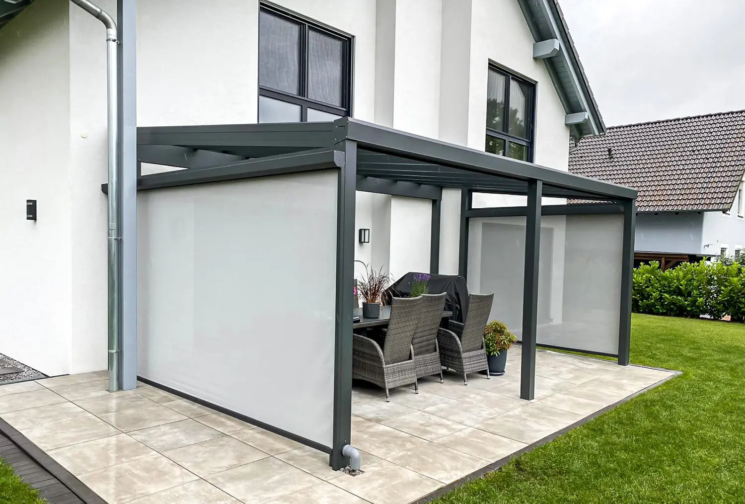 TERRASSENÜBERDACHUNGENLamellen Pergola